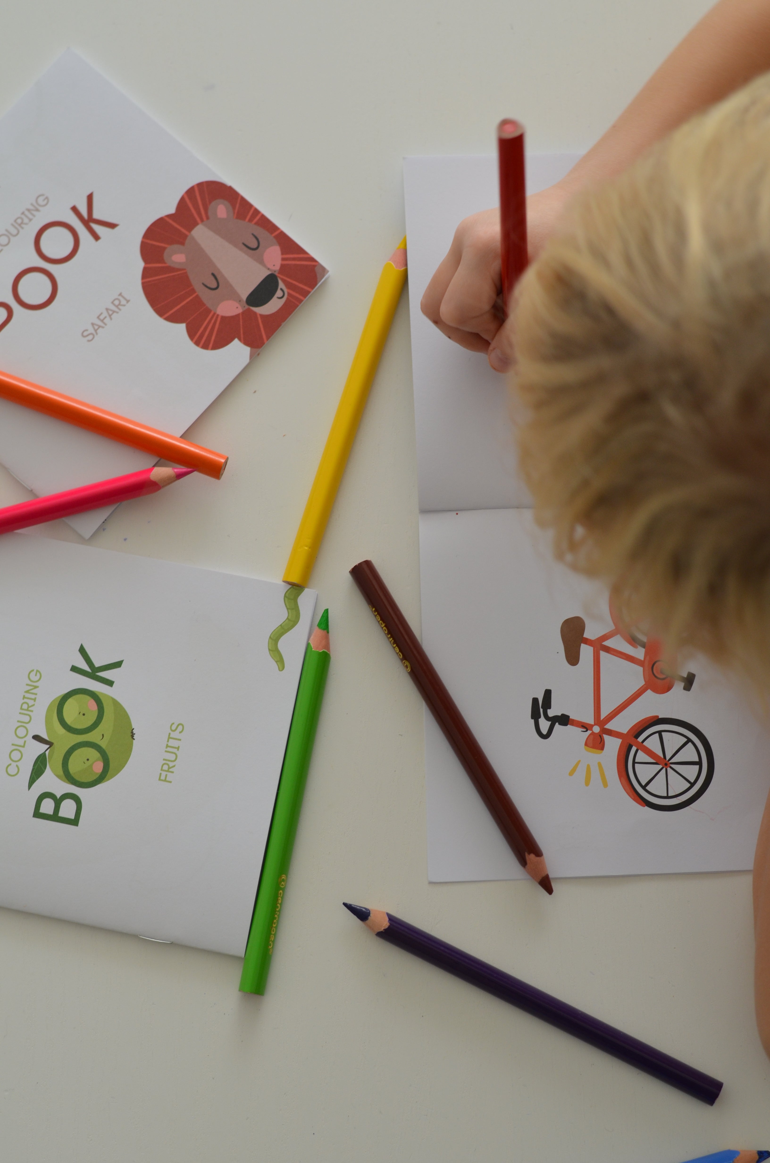 COLOURING BOOK  Fruits