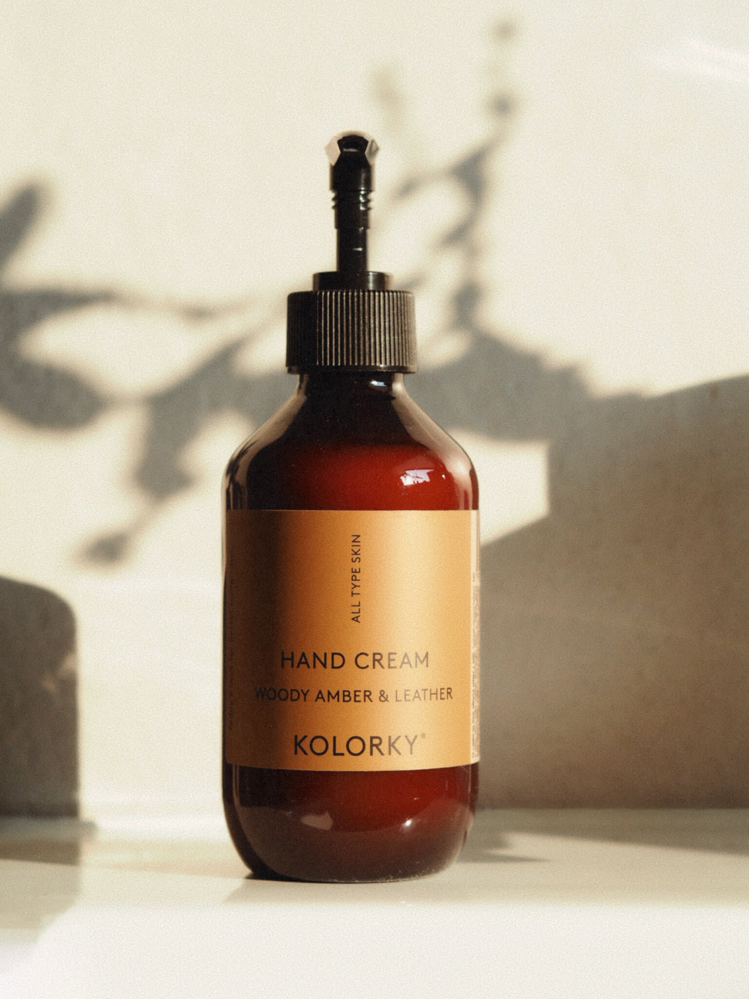 KREM DO RĄK, Woody Amber & Leather, 270 ml