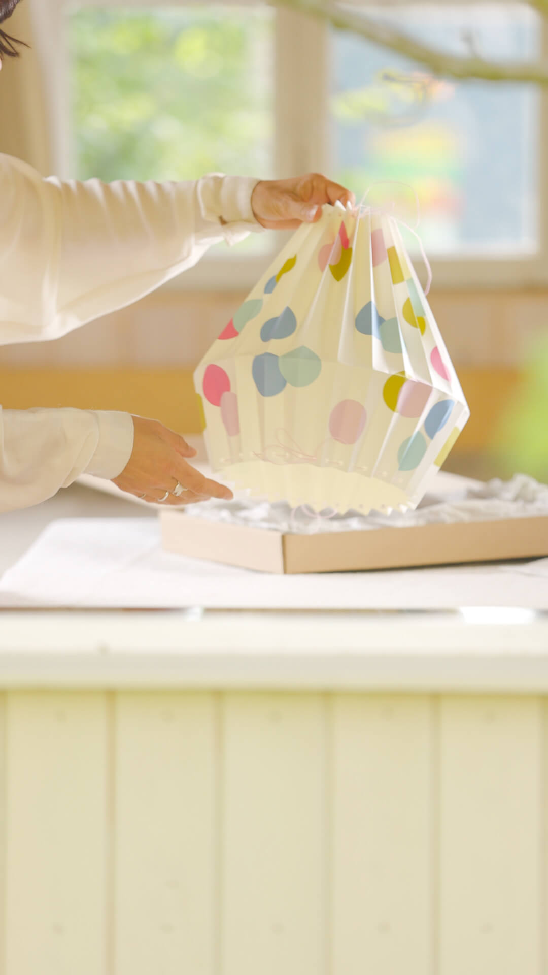 Papierowy abażur Celebration